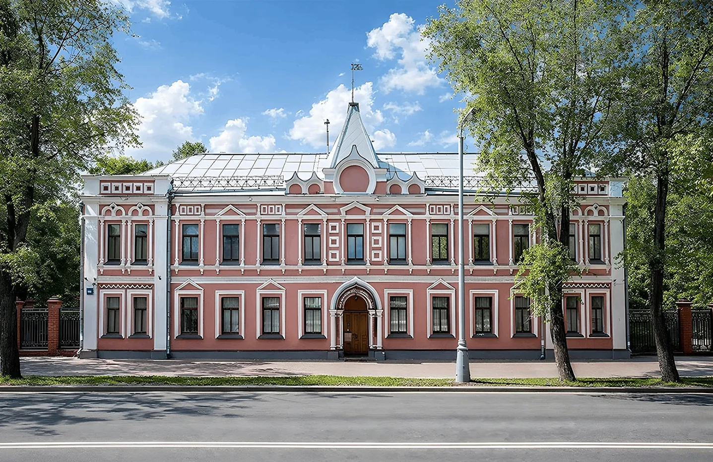 Здание клиники Госпитальная